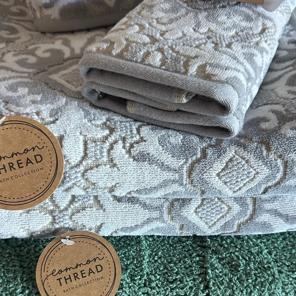 Common Thread Bath & Hand Tip Towels Gray Beige Medallion NEW! - Picture 11 of 11